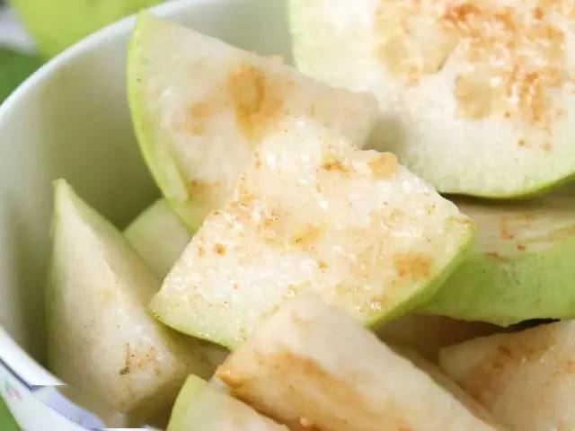 芭乐跟什么味道很像 芭乐为什么那么难吃