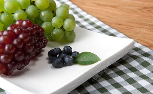 女人吃提子的好处和坏处 女性吃提子好还是葡萄好