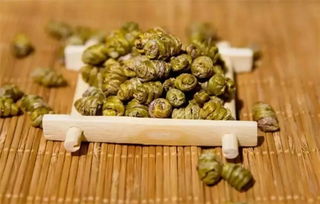 女人每天喝铁皮石斛的好处 女性吃石斛的10大好处