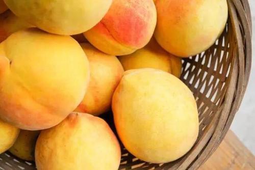 女生吃黄桃的好处和坏处 吃黄桃对女人有什么好处