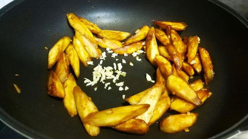 如何判断茄子炒熟了 茄子吃着有点硬是没熟吗