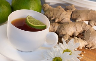 姜里面青色的正常吗 云南青姜切开是蓝青色的