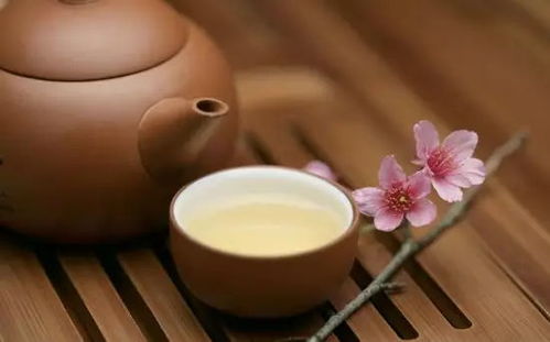 干桃花泡水的功效 桃花泡水喝的9大禁忌