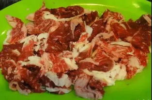 怎么判断肥牛卷是不是合成肉 超市30元的肥牛卷是真的吗