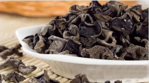 木耳什么情况下会中毒 木耳怎么判断是否变质