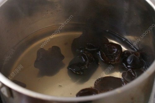 木耳泡几个小时就不能吃了 木耳泡冷水9个小时可以吃吗