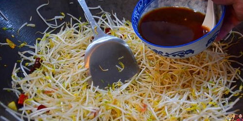 炒绿豆芽的简单步骤 家庭版绿豆芽制作方法