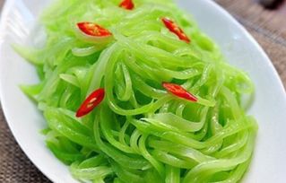 炒莴笋焯水好还是不焯水好 为什么莴笋要先焯水再炒