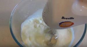 牛奶怎么摇成奶油 纯牛奶一直摇会变成什么