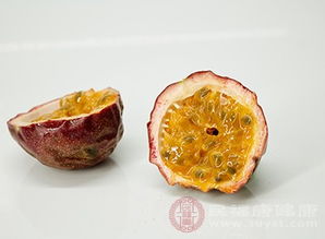百香果籽可以嚼碎了吃吗 百香果的黑籽吞还是嚼碎