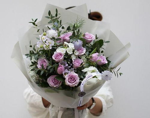 碎冰蓝玫瑰属于什么档次 男生送碎冰蓝算表白吗
