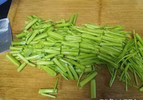 空心菜怎么洗才干净 空心菜的叶子要摘掉吗