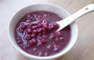 红豆汤上火还是降火 夏天喝红豆汤还是绿豆汤