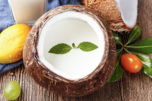 老椰子怎么开硬壳 怎样把椰子壳完整剥下来