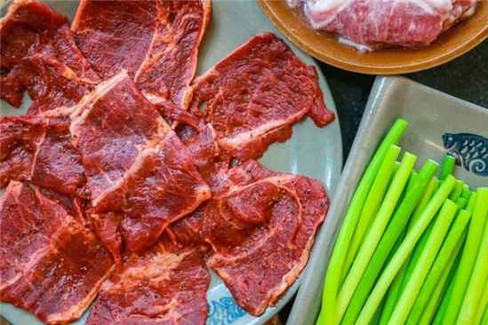 肥牛卷是牛的哪个部位的肉 自制牛肉卷挑哪里的肉