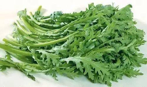 茼蒿为什么要焯水 茼蒿不焯水吃了有害吗