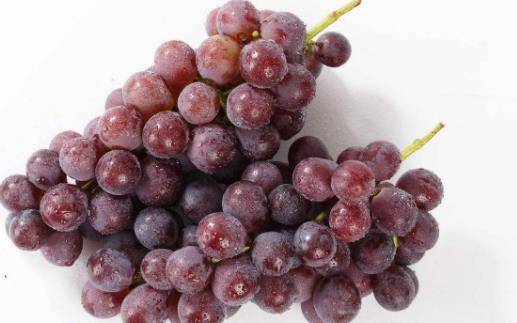 葡萄皮为什么不能吃 女生为什么要少吃葡萄