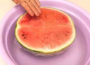 西瓜剩一半怎么保存 切开的西瓜怎么保存过夜