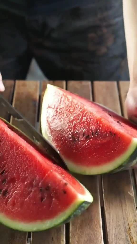 西瓜拉花简单三刀 西瓜最简单的拉花