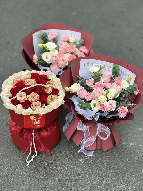 订婚为啥要送女方妈妈一束花 订婚有给男方妈妈买花吗