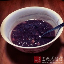 陈醋泡黑豆怎么泡制 长期吃用陈醋黑豆危害
