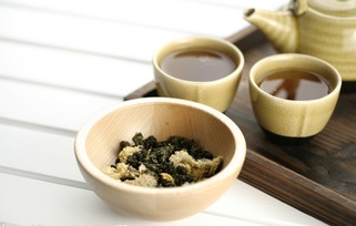 隔夜茶水浇花的正确方法 茶水浇什么植物最好