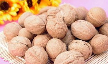 鲜核桃一天吃了10个要紧吗 鲜核桃能多吃吗