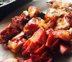 鹅的嘴巴下面吊着的肉是什么 鹅的下巴上有肉袋是公还是母