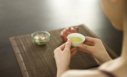 体寒湿气重的女人喝什么茶 体寒虚胖的人怎么减肥最快