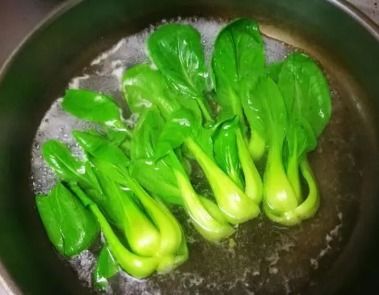 六种蔬菜必须焯水 医生从不吃的四种蔬菜