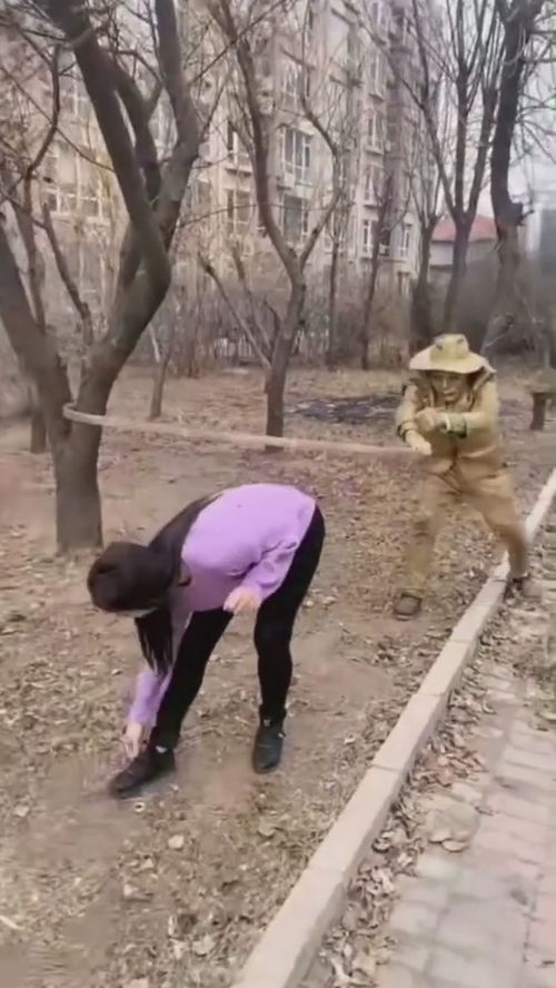 农村女人撅屁股挨打故事 挨打