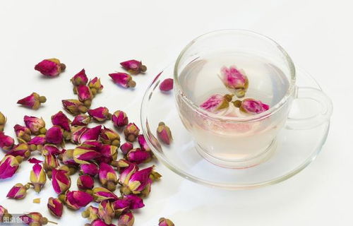 喝一年玫瑰花茶肤色变好了 喝玫瑰花茶后排出黑色的血