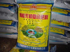 复合肥兑水好还是直接撒好 1斤复合肥兑水多少斤