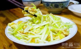 女人吃韭黄的功效 三种人不宜吃韭黄