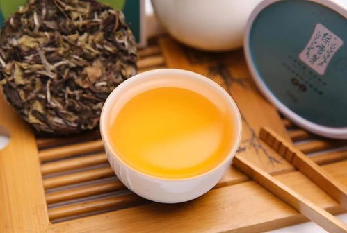 女人喝红茶好还是绿茶好 喝什么茶对男性性功能好