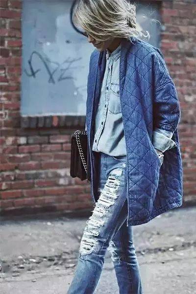 女人穿蓝色衣服的暗示 什么样的女人喜欢蓝色