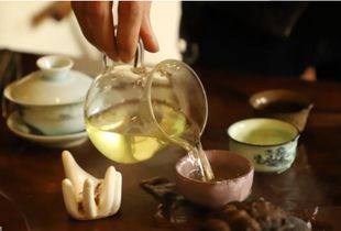 常年喝茶水不喝白开水 几十年不喝水只喝茶