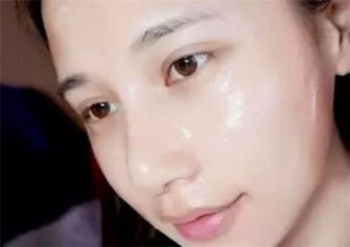 晚上擦芦荟胶的禁忌 芦荟胶直接抹脸等于毁容