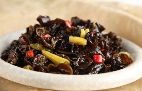 木耳泡发的正确方法和时间 木耳浸泡多长时间有毒