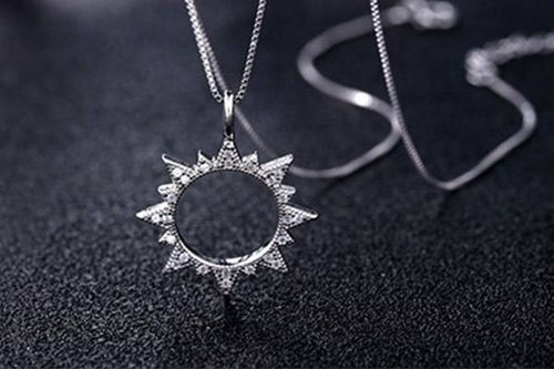 桑柘木命的女人 桑柘木命戴什么首饰好