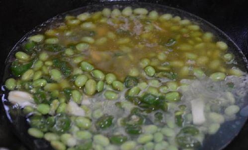 毛豆是青豆吗 青豆就是剥壳后的毛豆吗