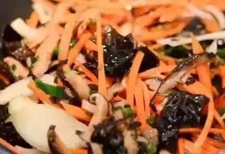泡干木耳的正确方法 干木耳一般要泡多久