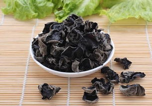 炒木耳放冰箱一夜还能吃吗 木耳煮熟了剩的放冰箱行吗