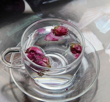 玫瑰花泡水喝的禁忌 玫瑰花和什么一起泡可以祛斑