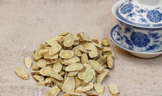 甘草泡水喝有什么功效 女人喝甘草水有什么好处