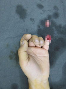男生手指伸你嘴巴里说明什么 男生把手指放你嘴巴里是啥意思