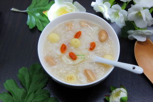 百合粥用大米还是小米好 小米百合粥的禁忌