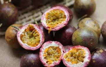 百香果的籽建议吃还是不吃 百香果的副作用太大了