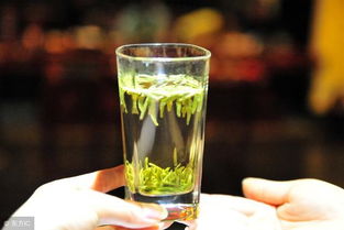 红茶还是绿茶对身体好 冰红茶和绿茶哪个健康