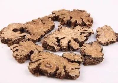 红花和川芎泡水喝有什么功效 红花配川芎对性功能